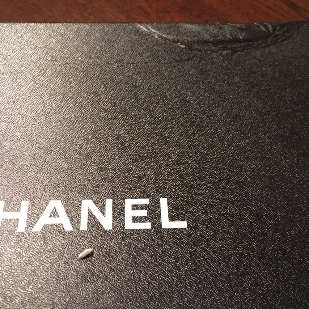 CHANEL Shoe Box - Picture 8 of 11